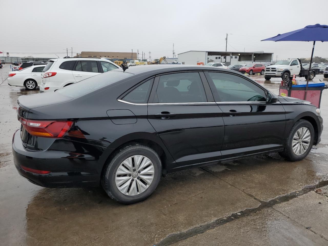2019 Volkswagen Jetta - Image 3