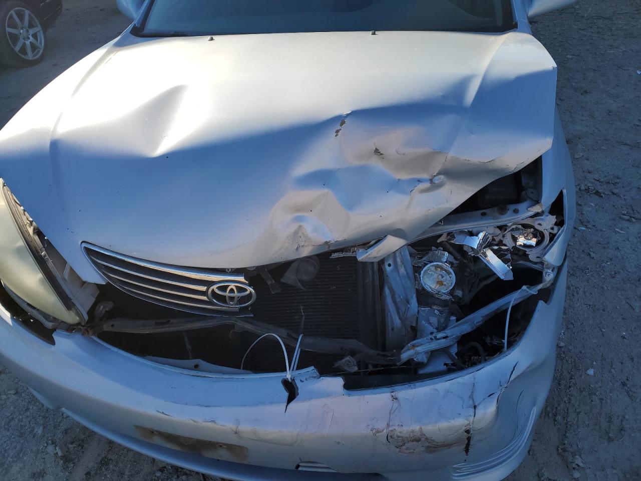 2005 Toyota Camry - Image 13