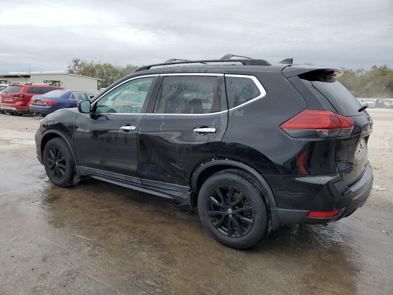 5N1AT2MT3JC755215 2018 NISSAN ROGUE - Image 2