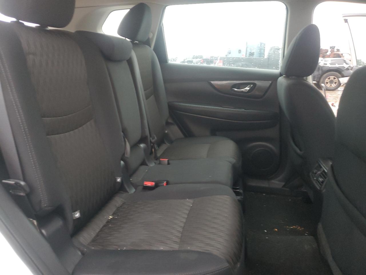 2018 Nissan Rogue - Image 10