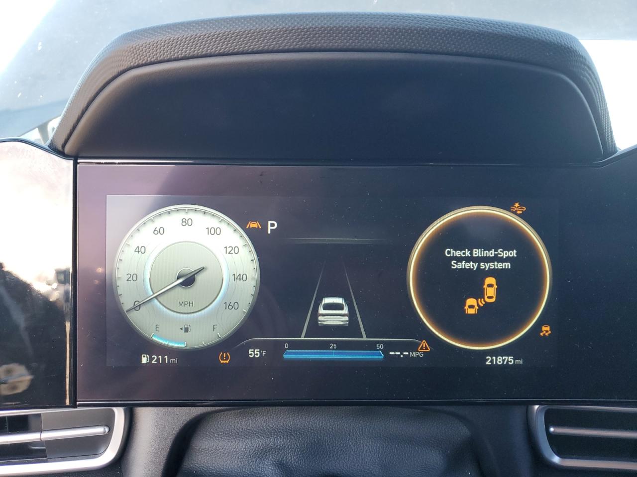 2023 Hyundai Elantra - Image 9