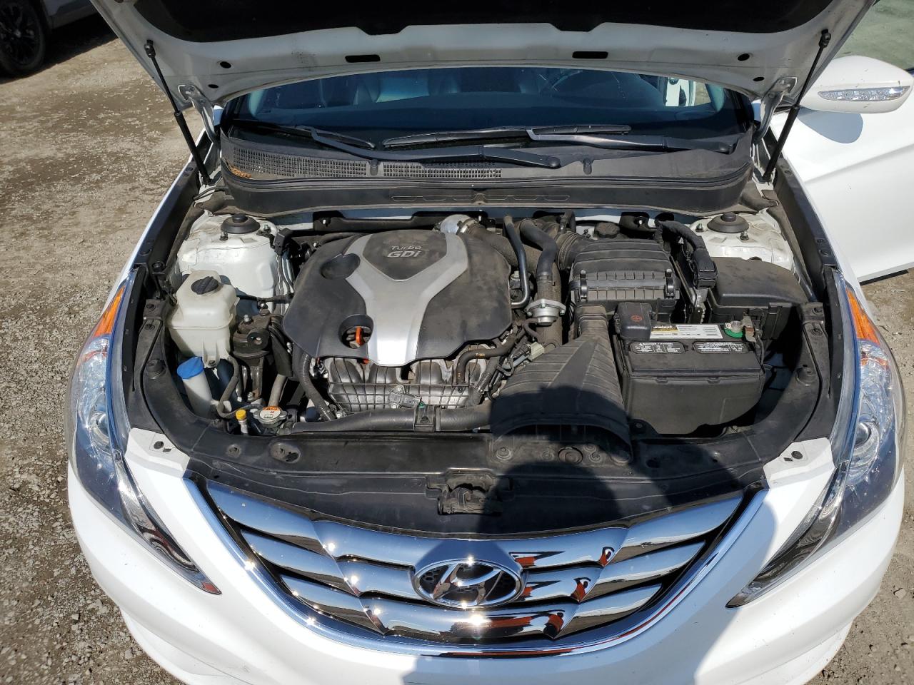 2013 Hyundai Sonata - Image 11