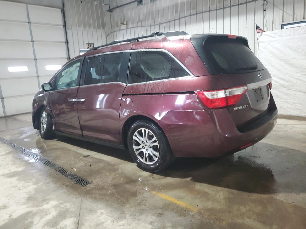 2011 Honda Odyssey - Image 2