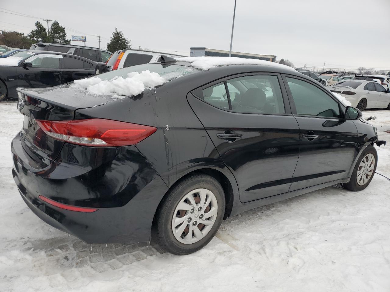 2017 Hyundai Elantra - Image 3