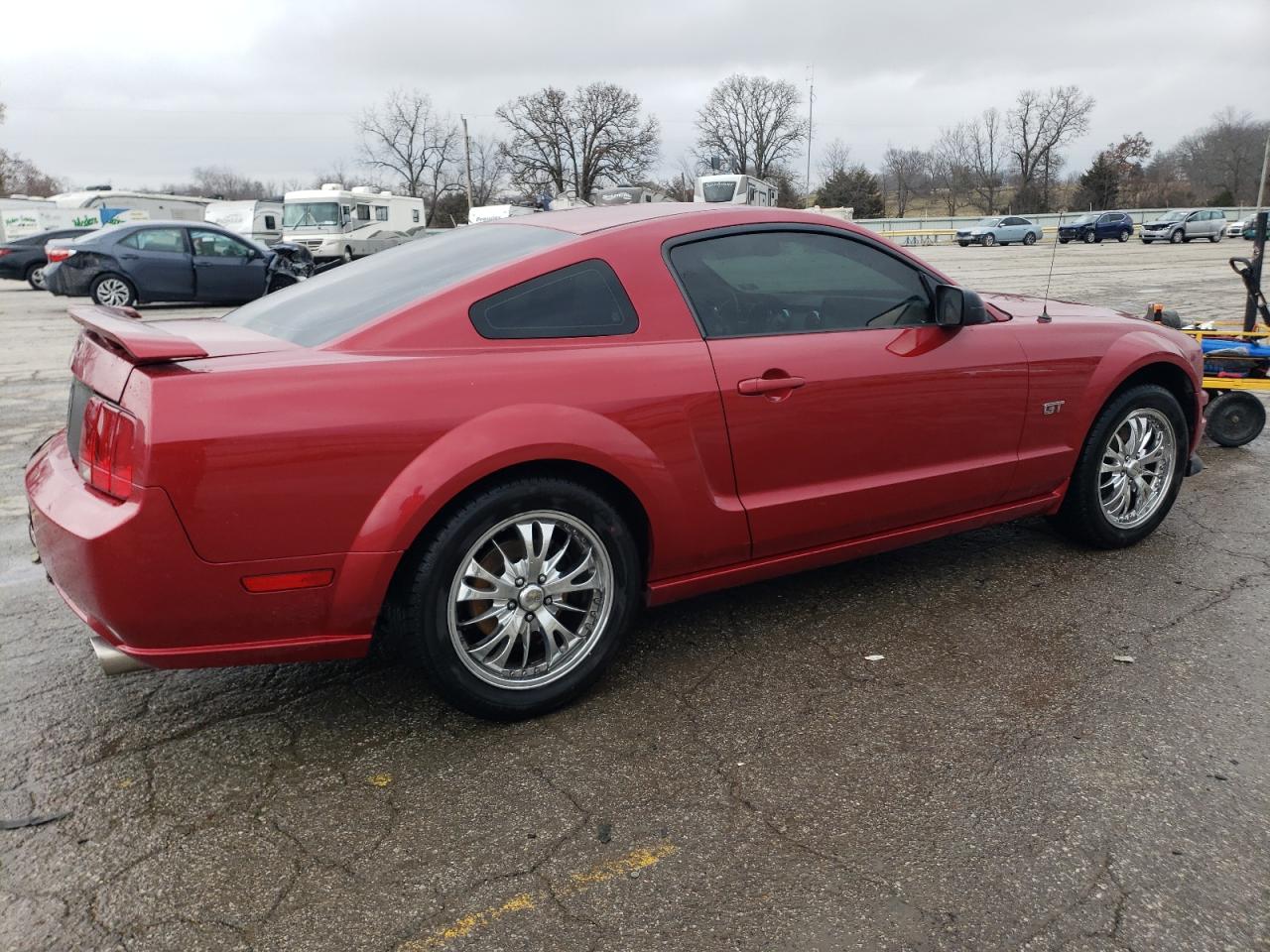 2005 Ford Mustang - Image 3