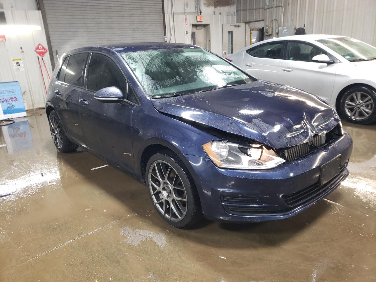 2015 Volkswagen Golf - Image 4