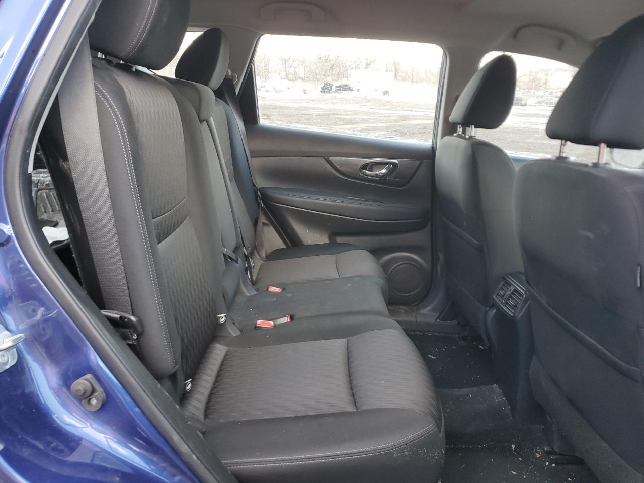 2018 Nissan Rogue - Image 11