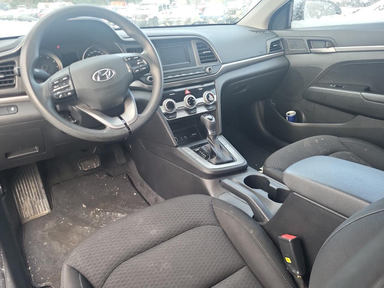 2019 Hyundai Elantra - Image 8