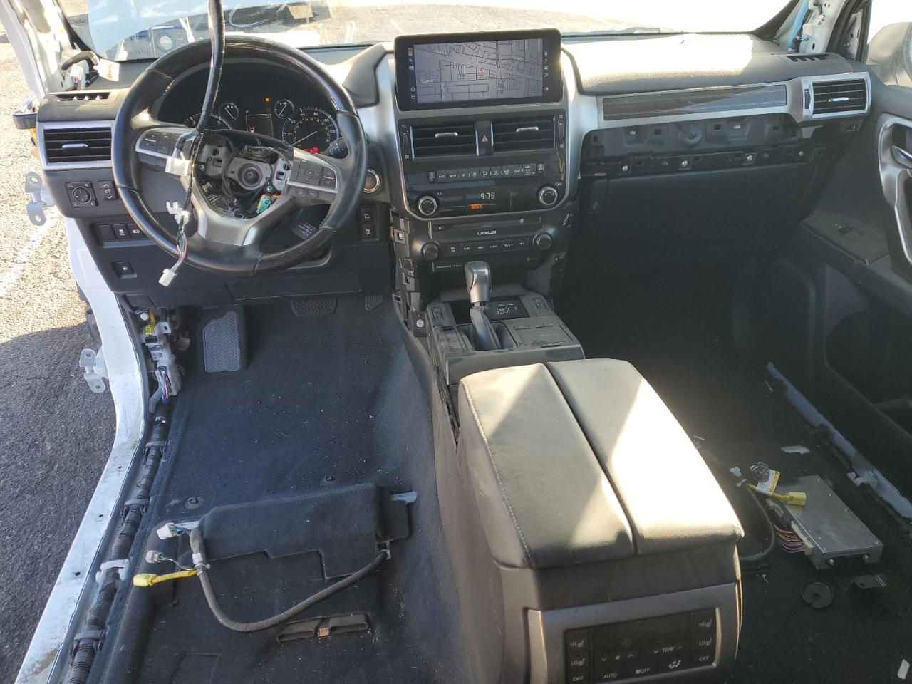 2023 Lexus GX - Image 8