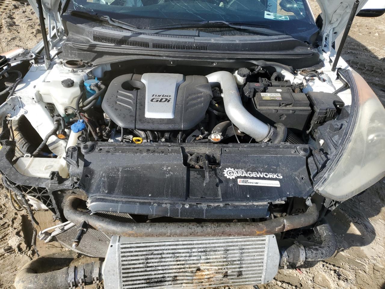 2016 Hyundai Veloster - Image 12