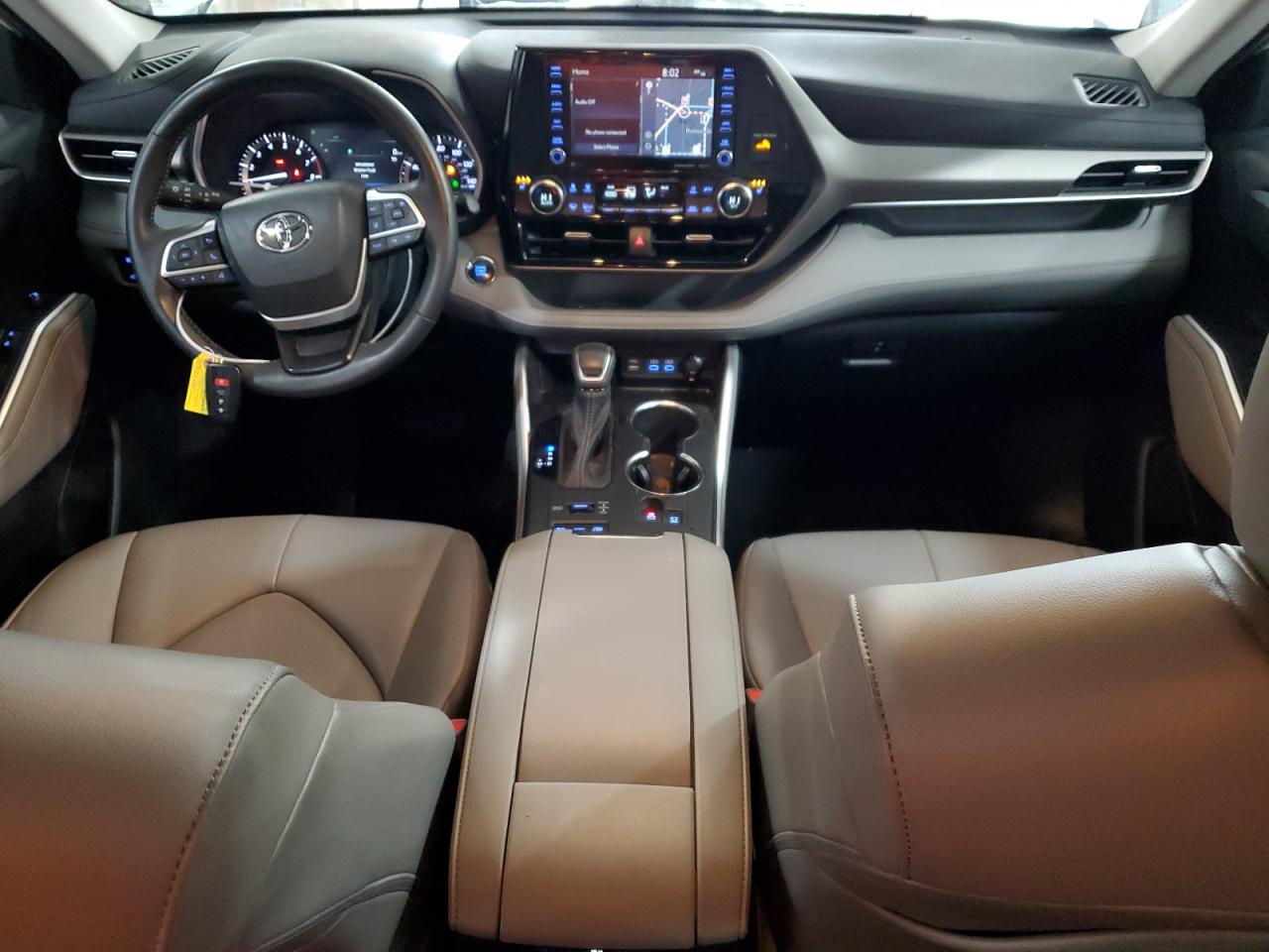 2022 Toyota Highlander - Image 8