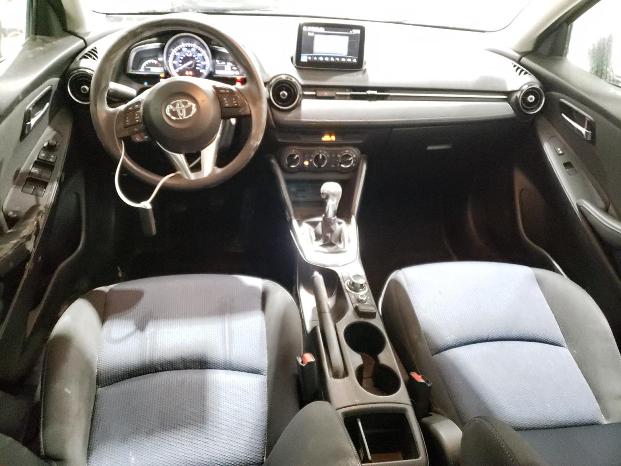 2017 Toyota Yaris - Image 8