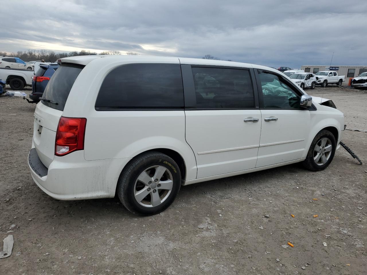 2013 Dodge Caravan - Image 3