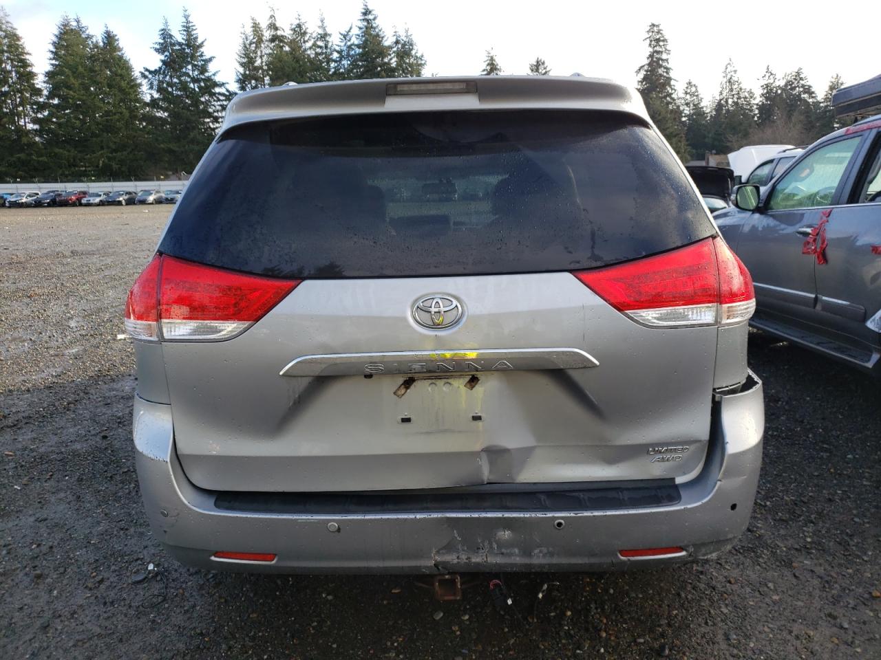 2012 Toyota Sienna - Image 6