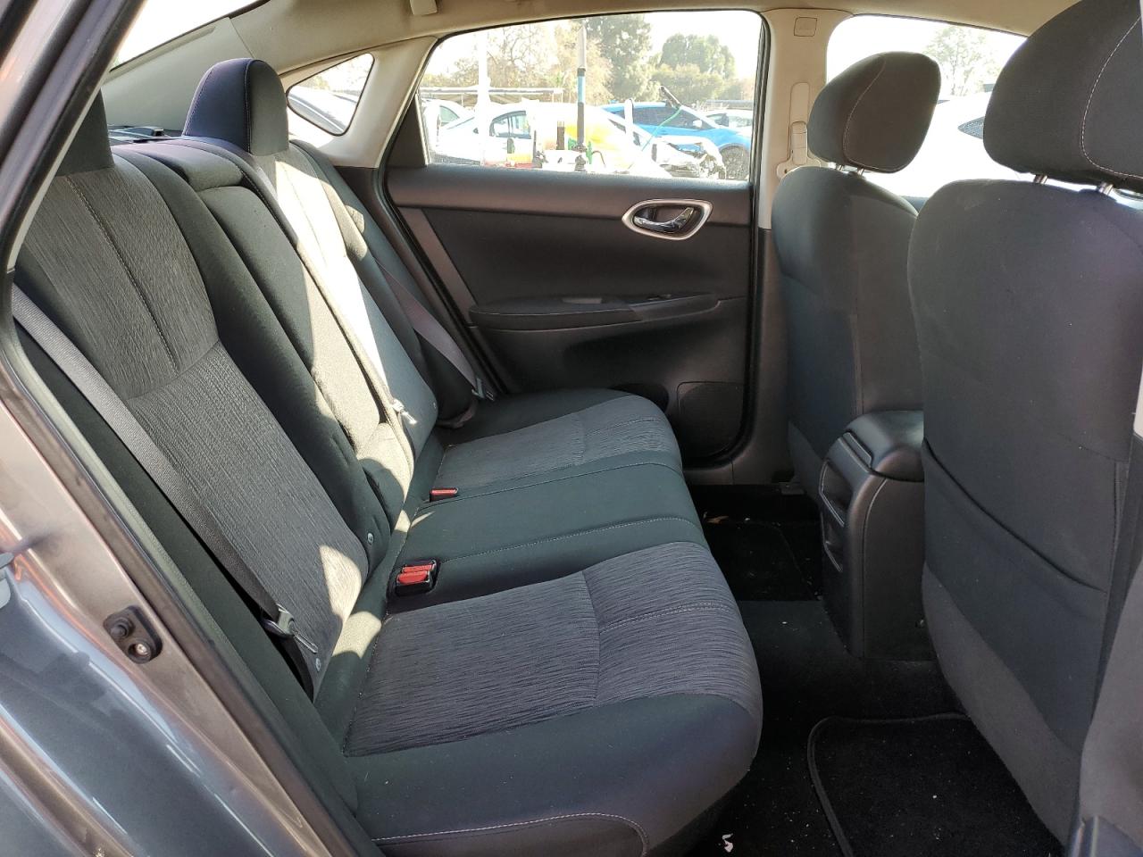 2015 Nissan Sentra - Image 10