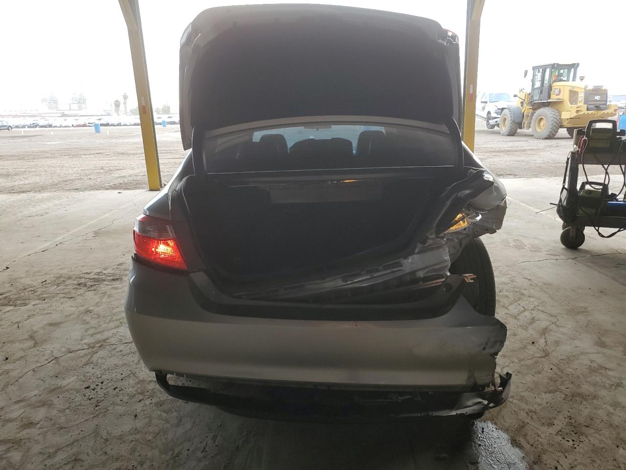 2016 Toyota Camry - Image 6