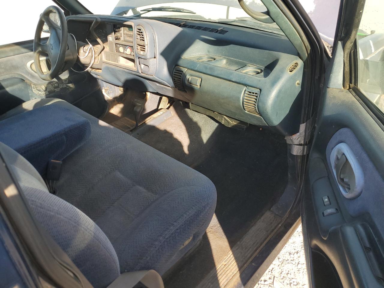 1995 Chevrolet GMT-400 - Image 8