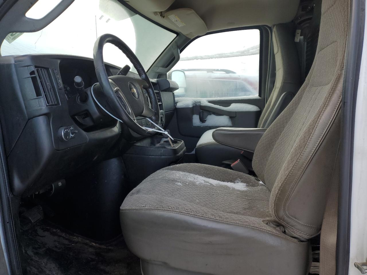2017 Chevrolet Express - Image 7