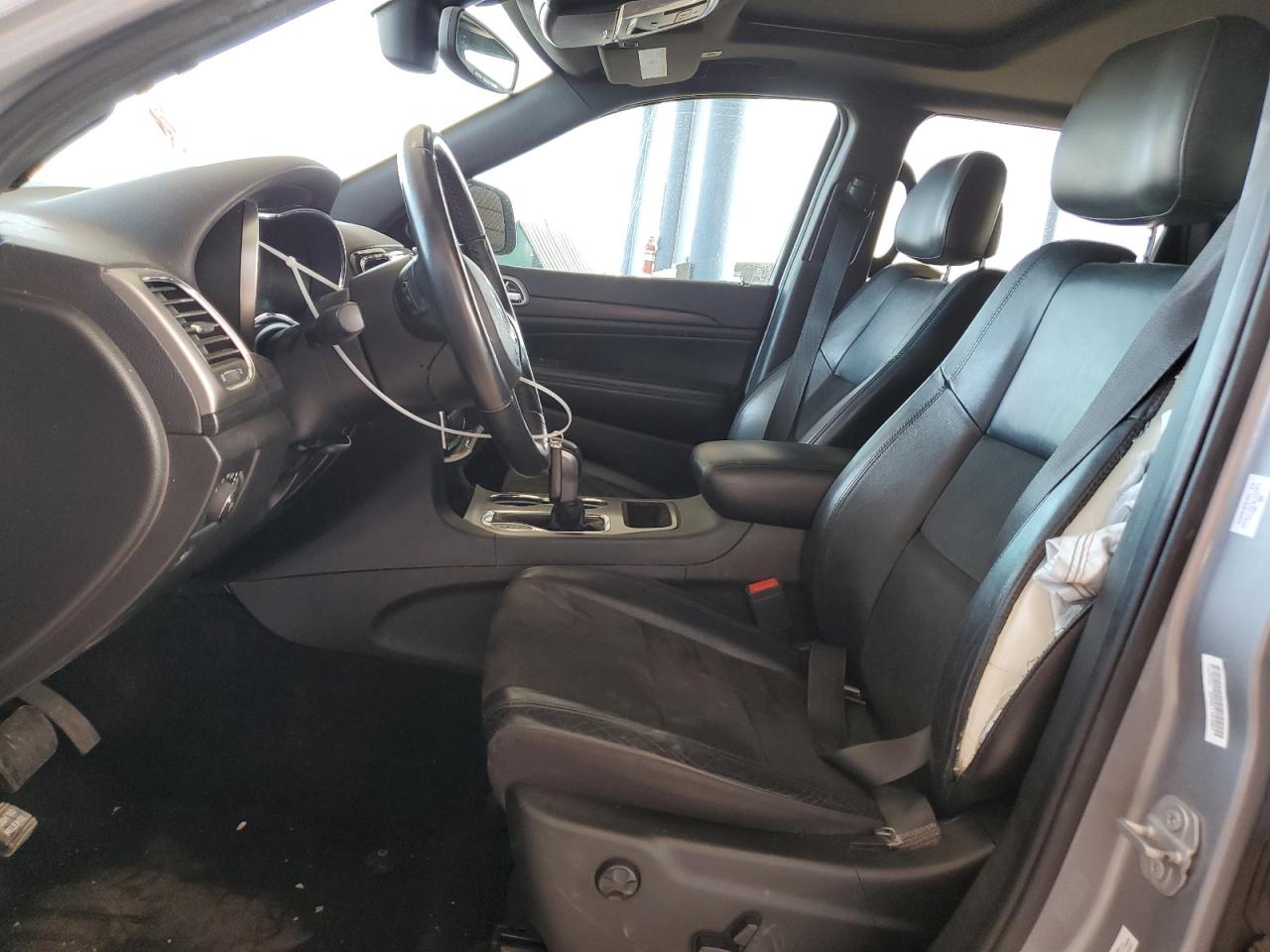 2020 Jeep Grand Cherokee - Image 7