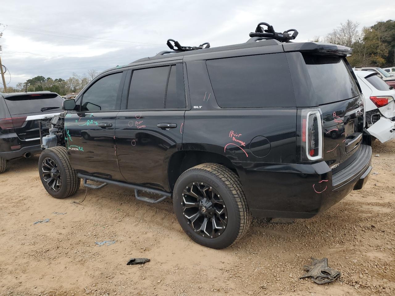 2015 GMC Yukon - Image 2
