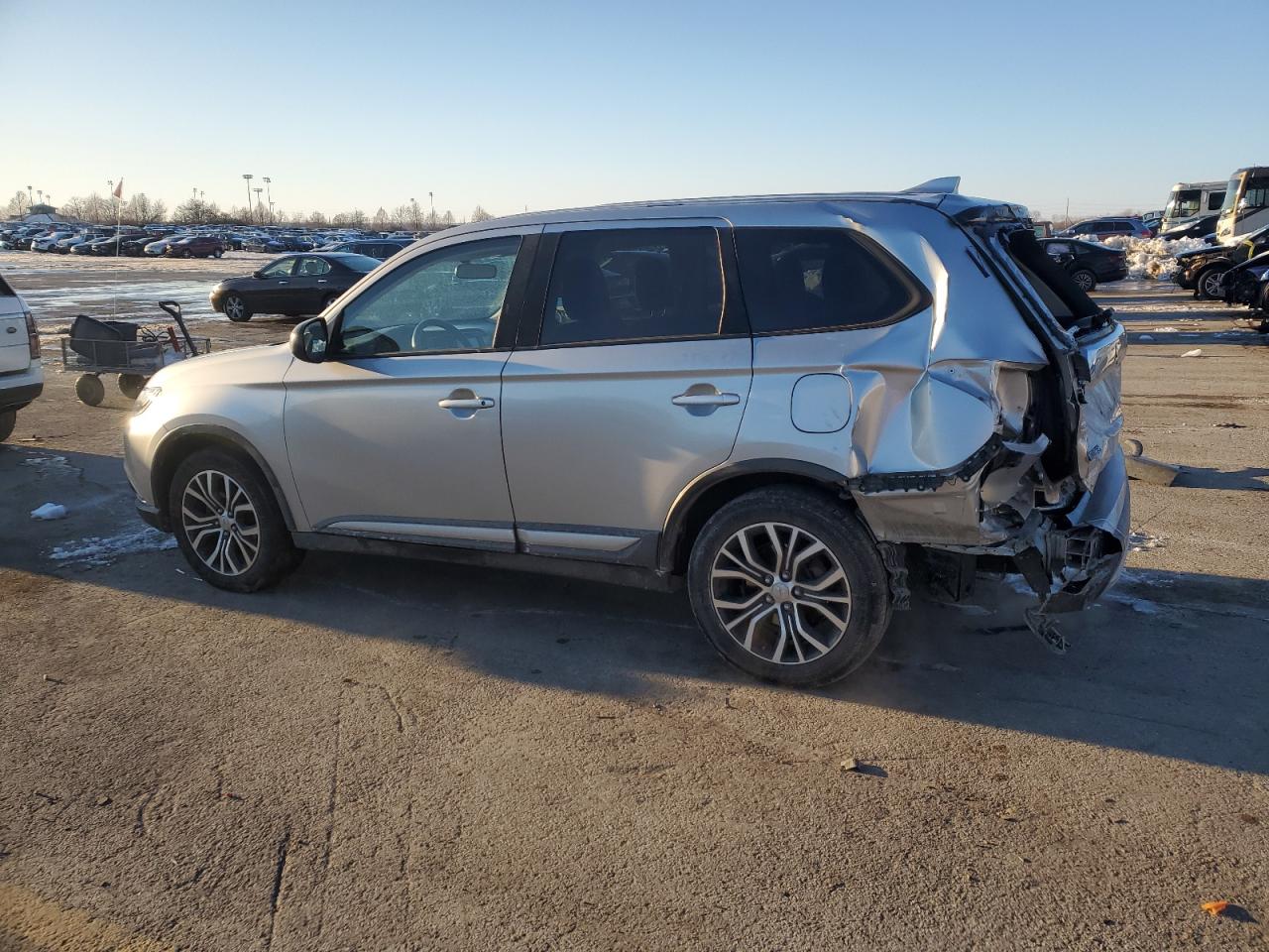 VIN JA4AZ3A38JZ062581 2018 MITSUBISHI OUTLANDER no.2