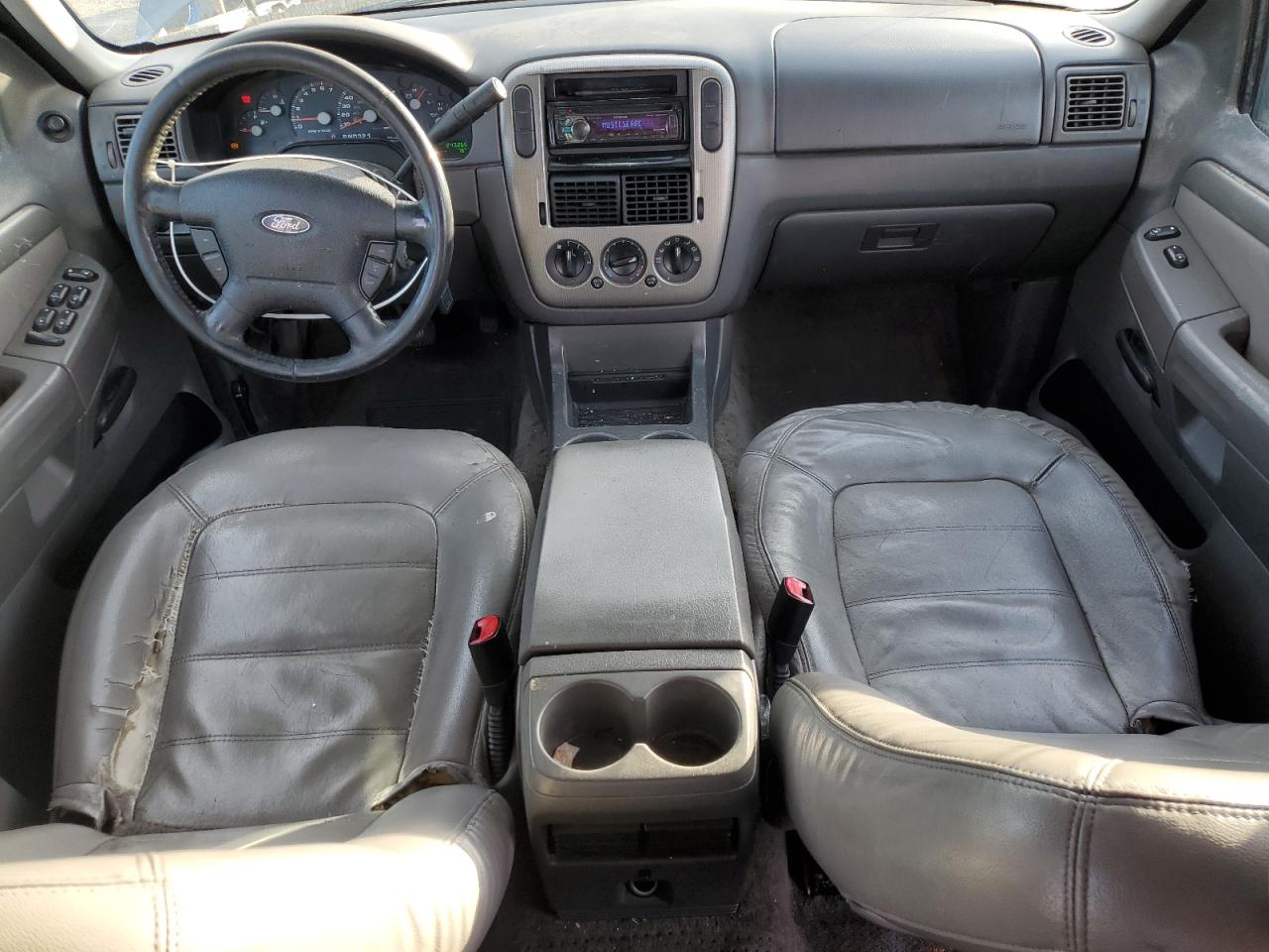 2004 Ford Explorer - Image 8