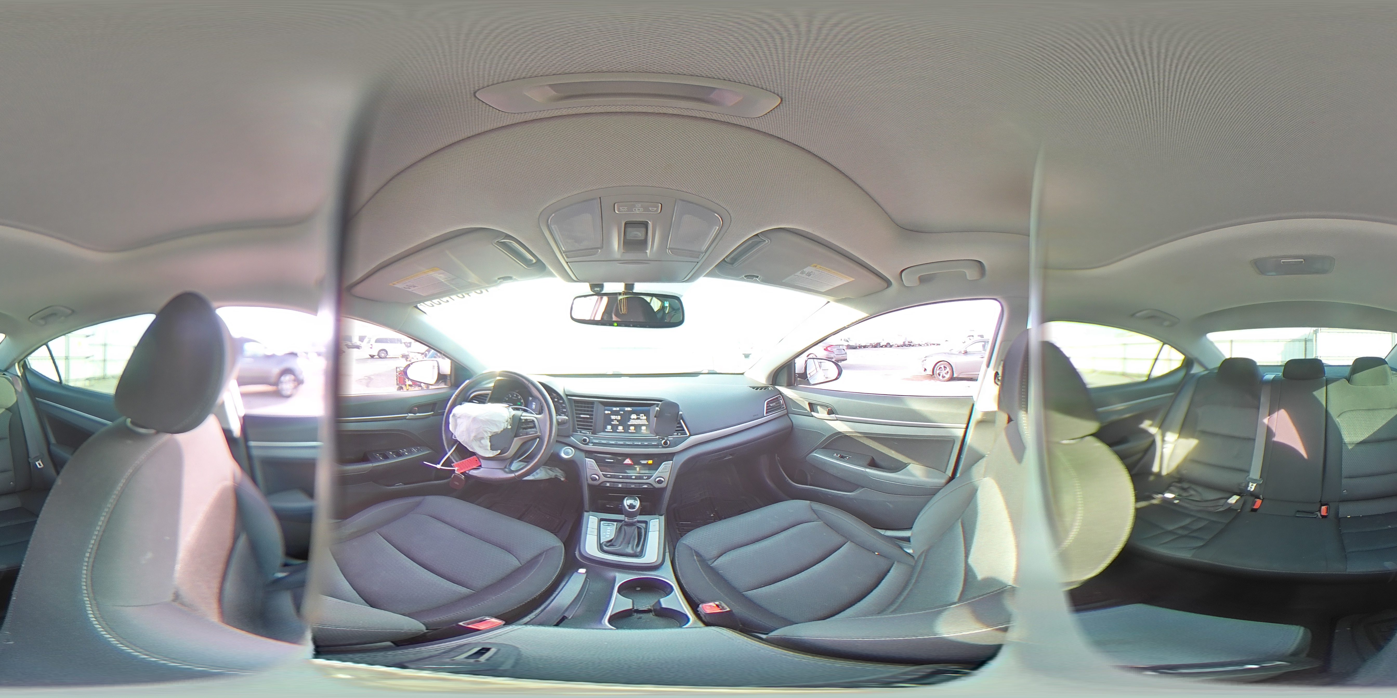 2017 Hyundai Elantra - Image 13