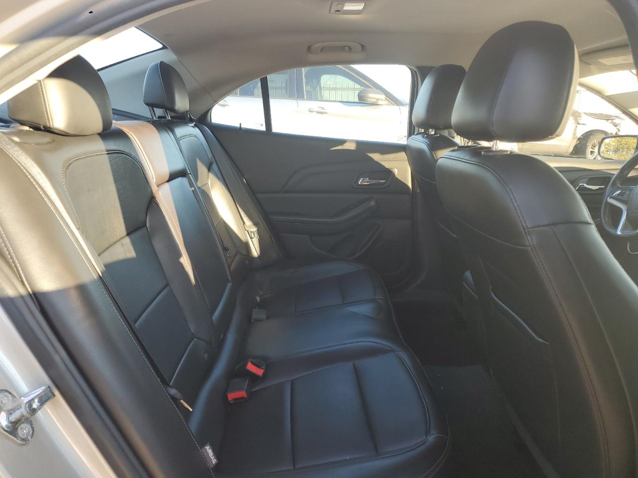 2016 Chevrolet Malibu - Image 11