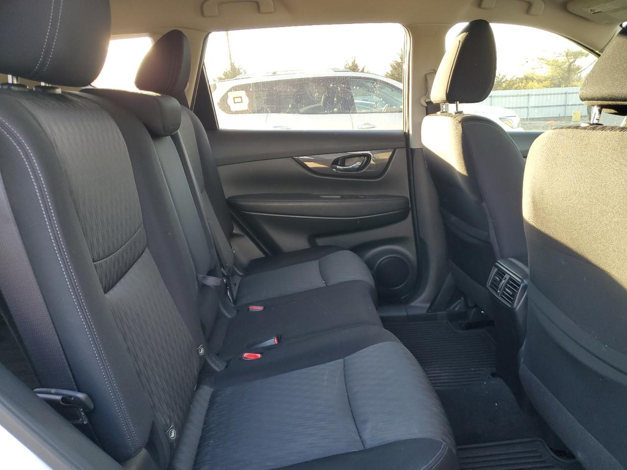 2020 Nissan Rogue - Image 11
