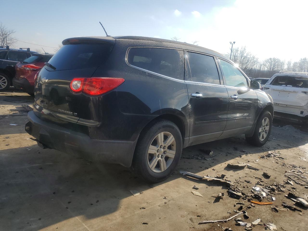 2009 Chevrolet Traverse - Image 3