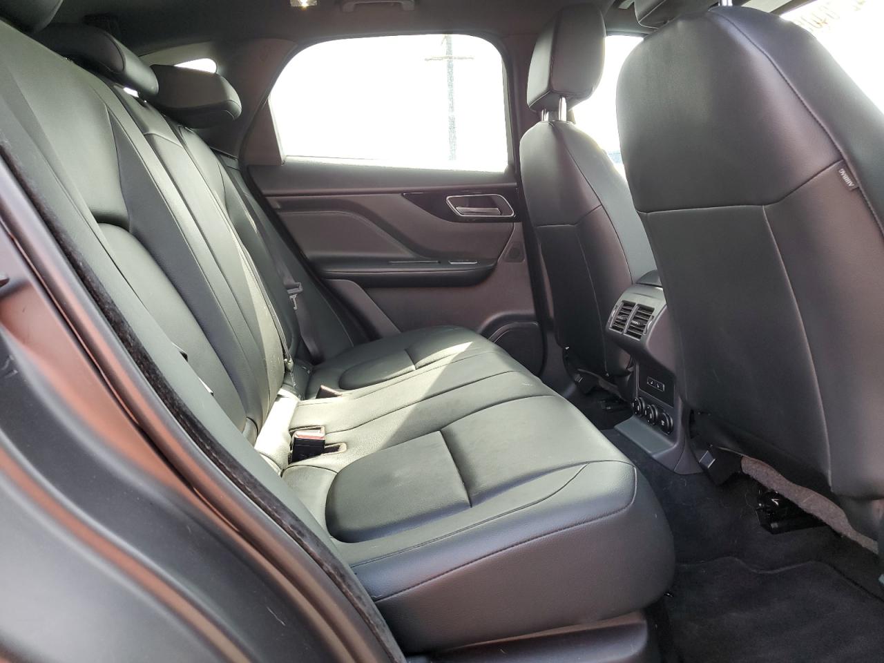 2018 Jaguar F-Pace - Image 11