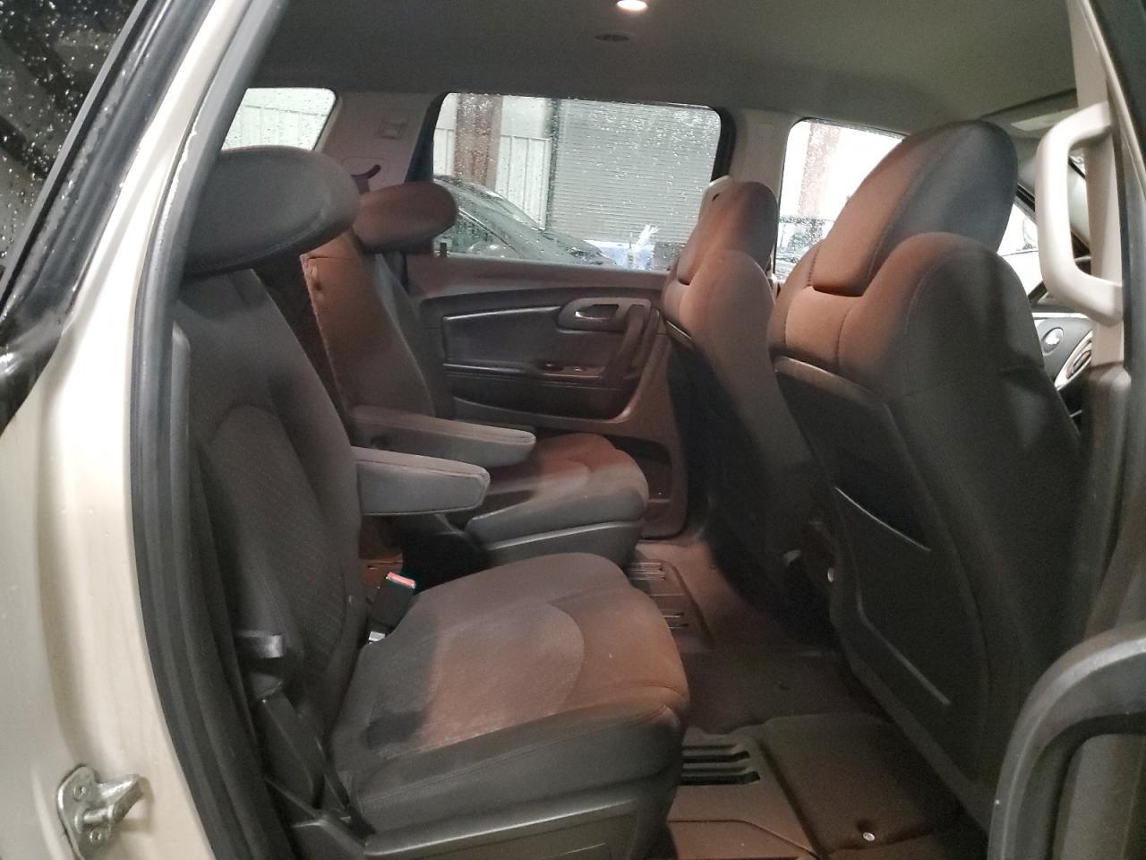 2011 Chevrolet Traverse - Image 11