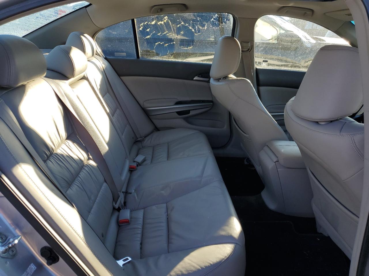 2009 Honda Accord - Image 10