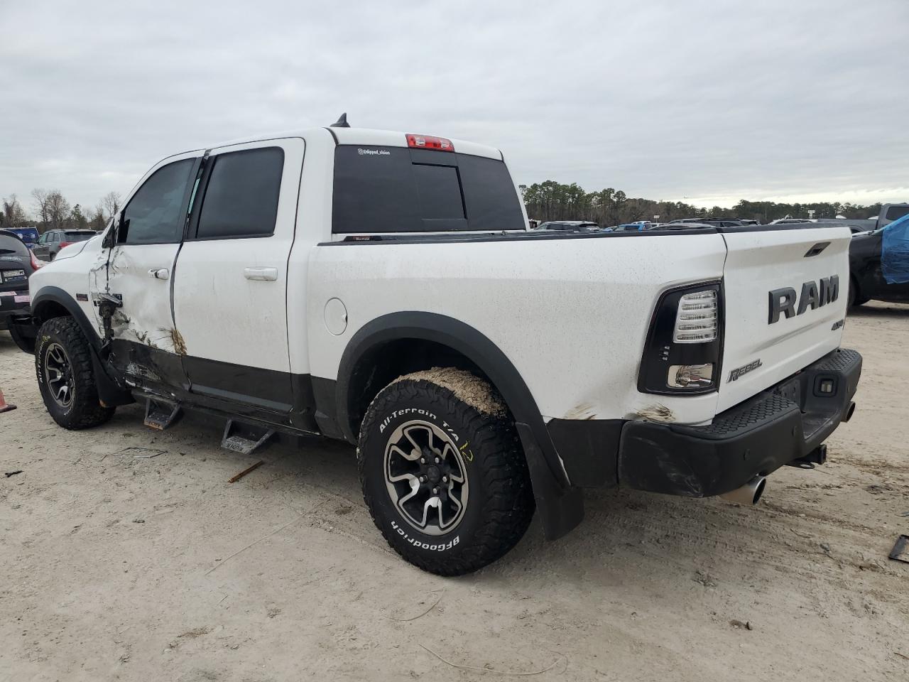 2016 RAM 1500 - Image 2