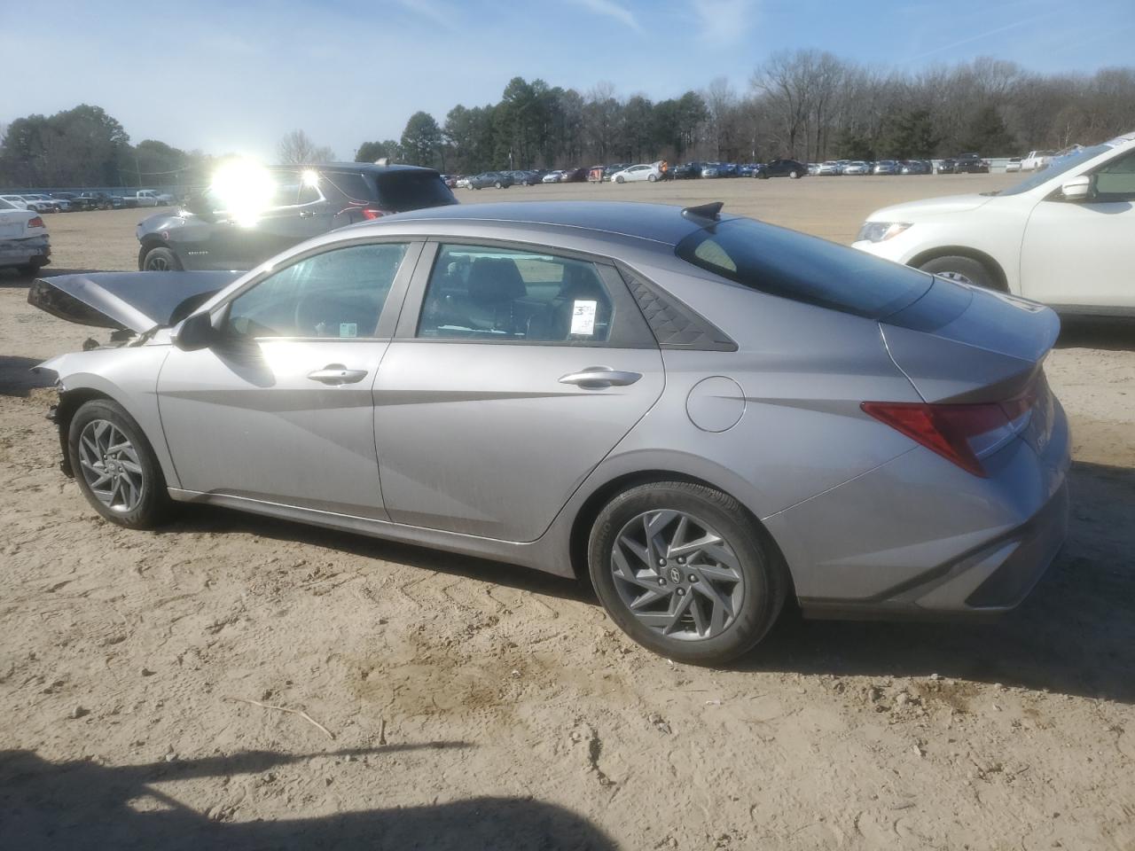2024 Hyundai Elantra - Image 2