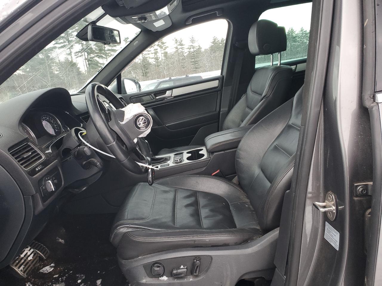2014 Volkswagen Touareg - Image 7