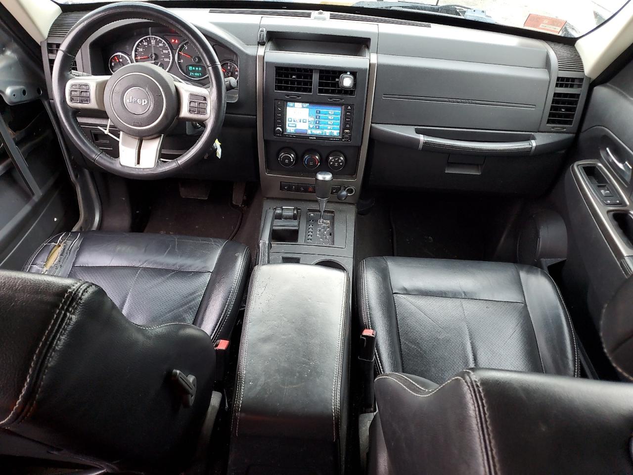 2011 Jeep Liberty (North America) - Image 8