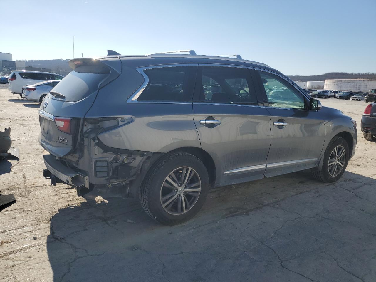 2017 Infiniti QX60 - Image 3