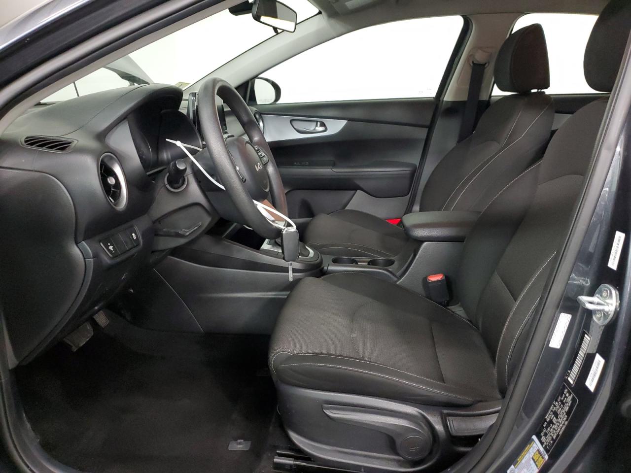 2022 Kia Forte - Image 7
