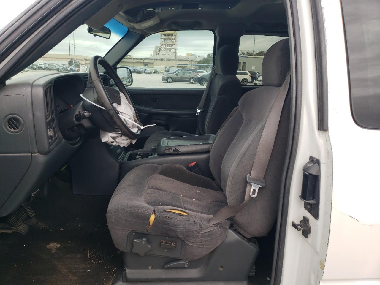 2002 Chevrolet Silverado - Image 7