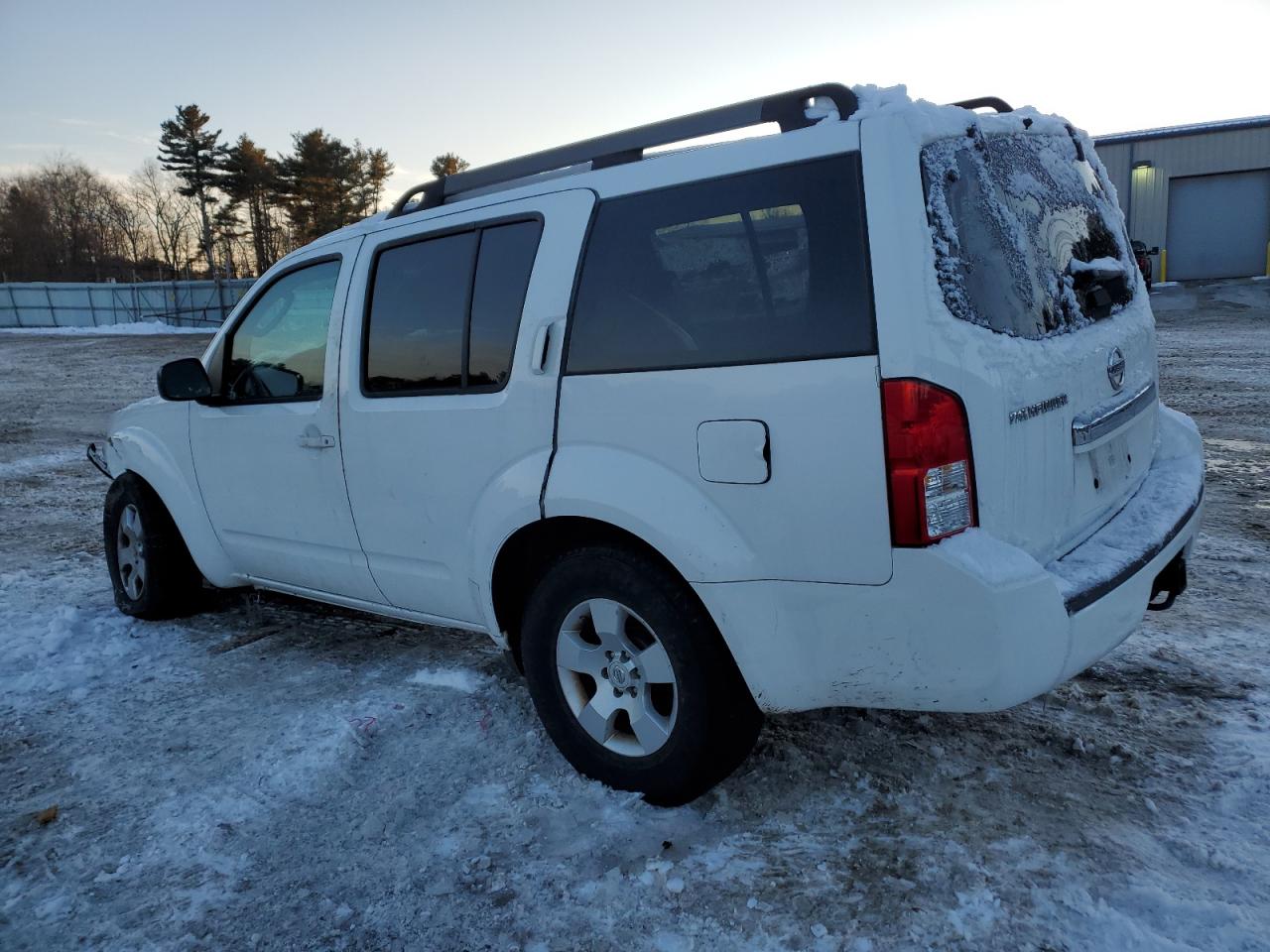 2008 Nissan Pathfinder - Image 2