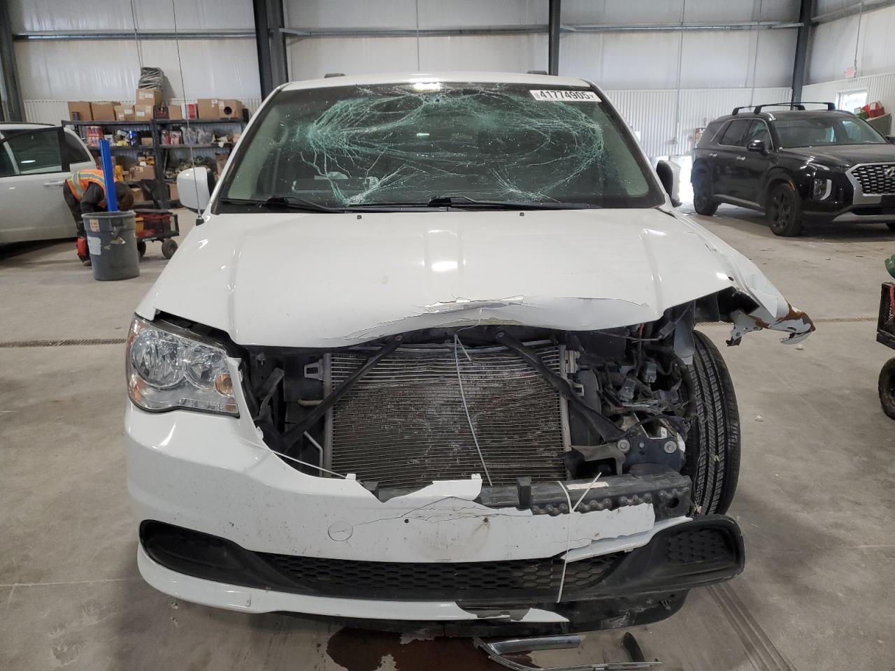 2016 Dodge Caravan - Image 5