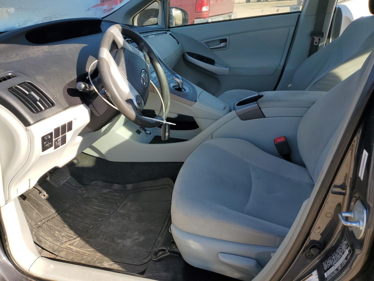 2013 Toyota Prius - Image 7
