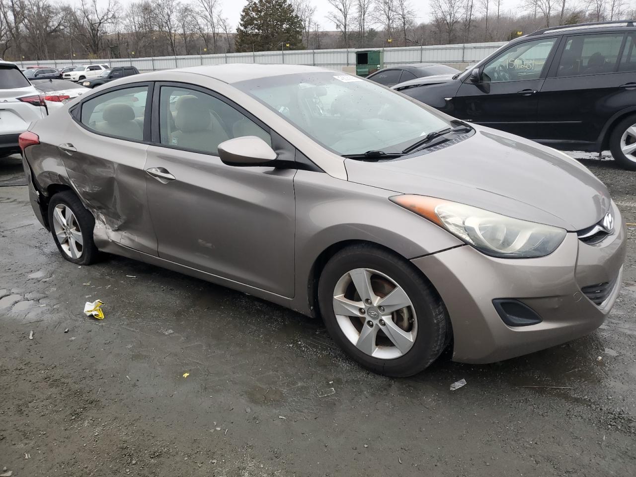 2013 Hyundai Elantra - Image 4