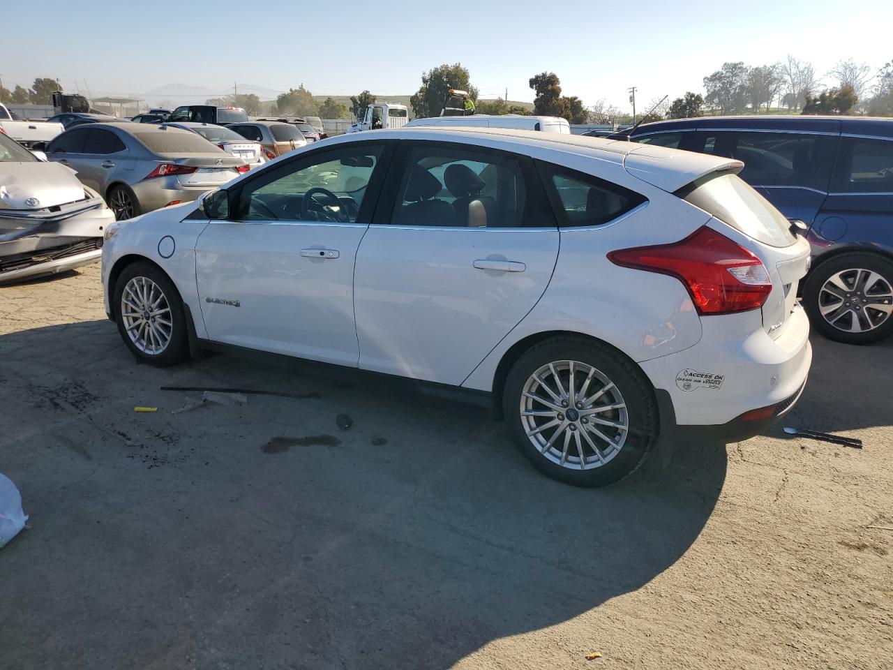 VIN 1FADP3R47EL364156 2014 FORD FOCUS no.2