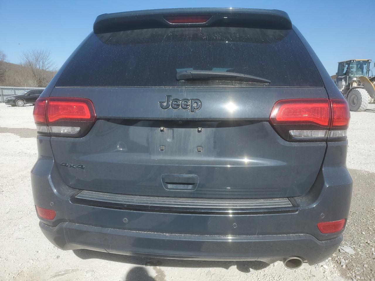 2018 Jeep Grand Cherokee - Image 6