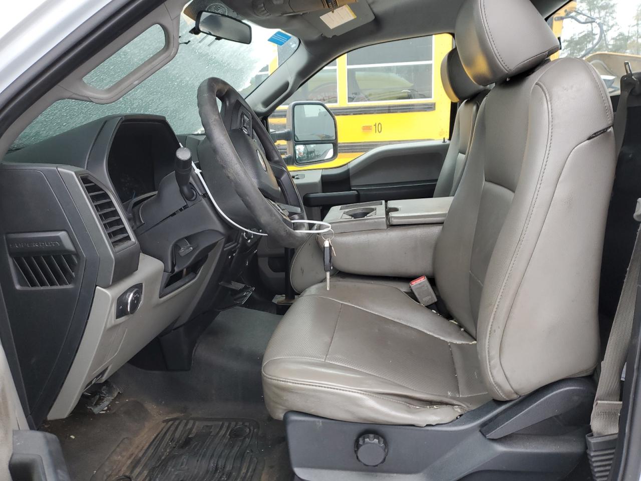 2017 Ford F450 - Image 7