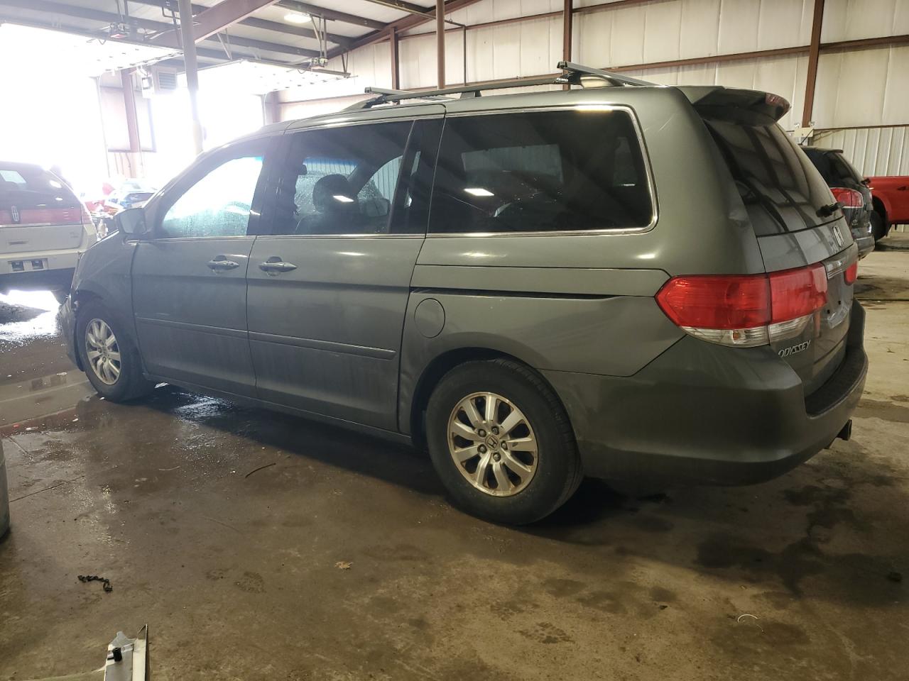 2008 Honda Odyssey - Image 2