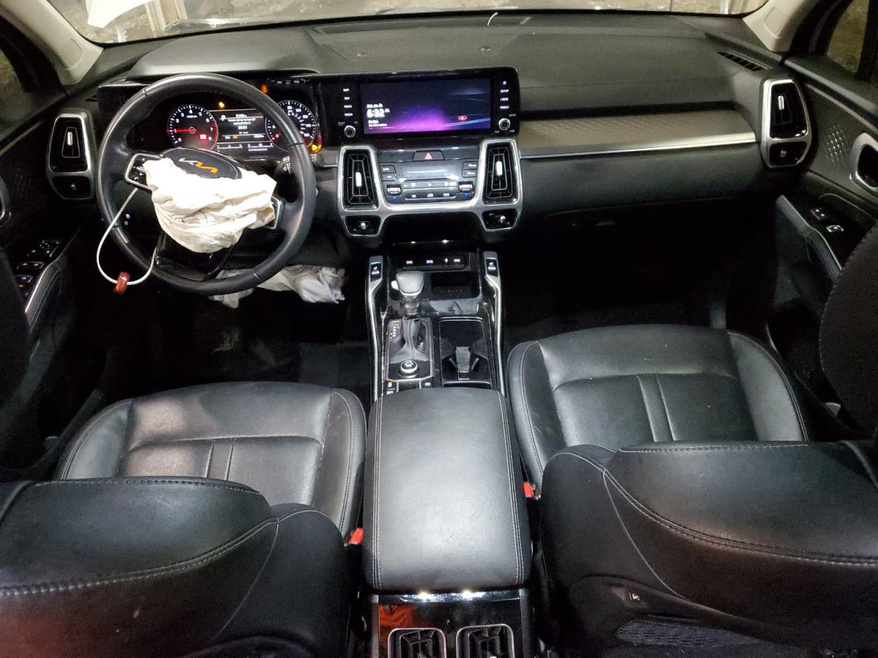 2022 Kia Sorento - Image 8
