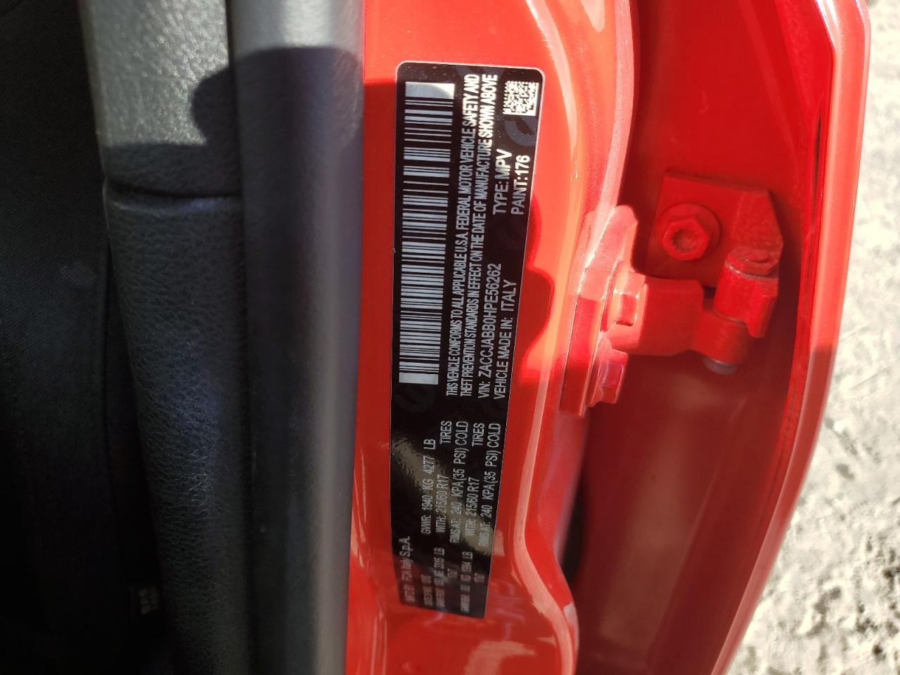 2017 Jeep Renegade - Image 12